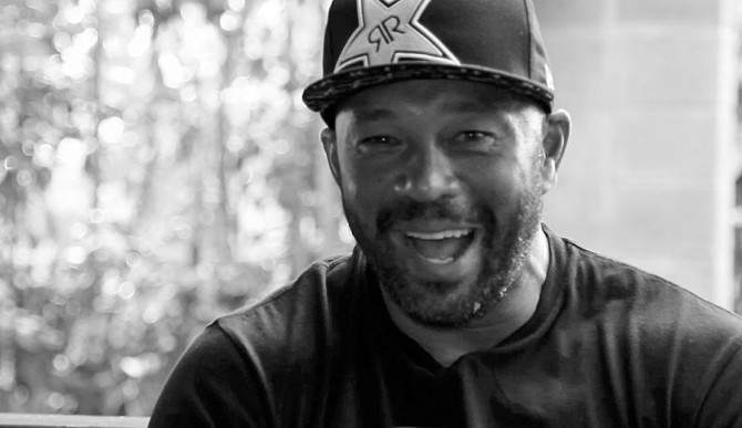 Sunny Garcia's doing an interview. Buzz the house!