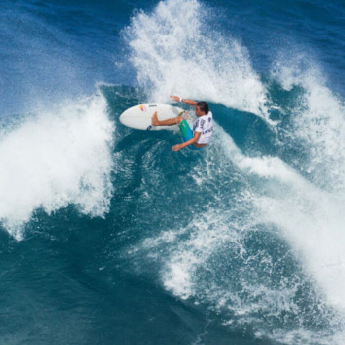 Sunset Beach. It's ON! Photo: ASP / Kelly Cestari
