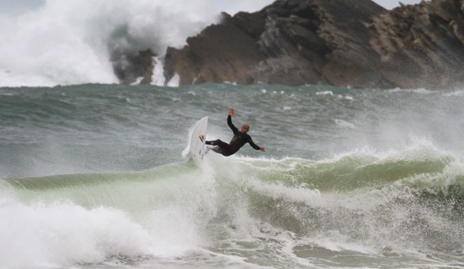 Nose pointing above the lip.