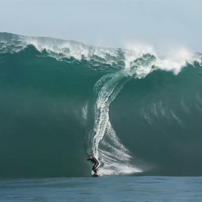 Dean "Dingo" Morrison is a mad man and The Right is a mad wave. Stick them together, and you've got a recipe for madness.