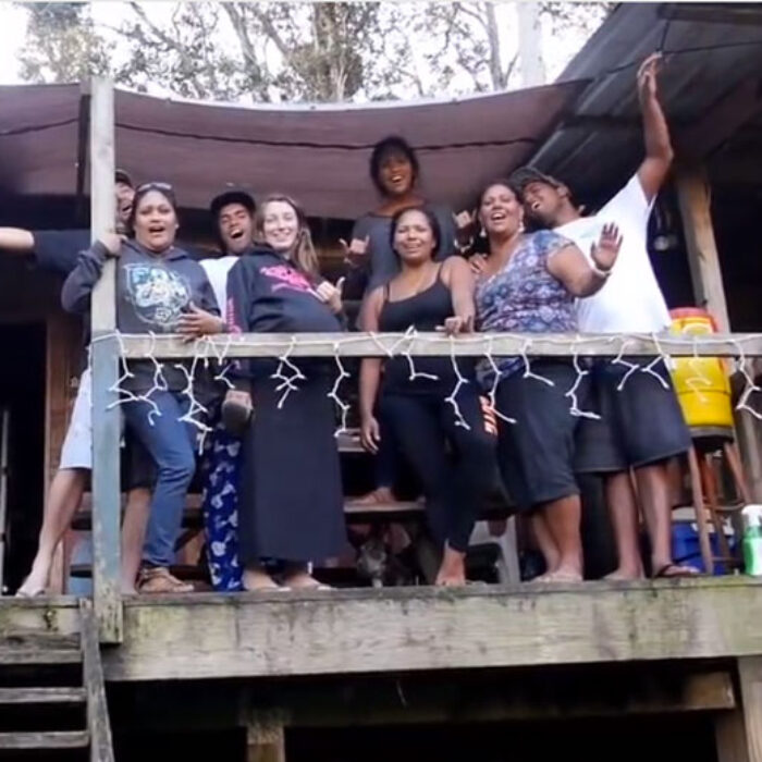 Ulu Boi lives the pure hawaiian life with his family.