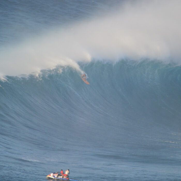 Albee Layer Peahi Jaws wave of the day