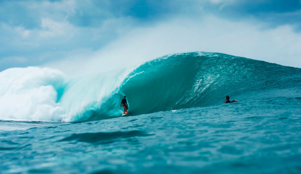 Water angle form the Banzai Pipeline doing what it does best. Photo: Corey Wilson