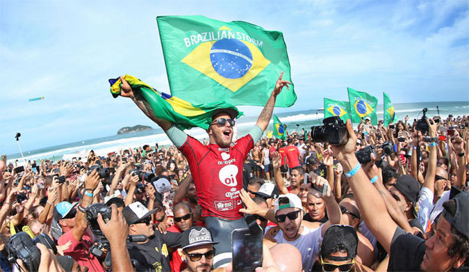 Kelly admits Filipe is unstoppable in small waves. But will he have what it takes in heaving conditions? Photo: WSL