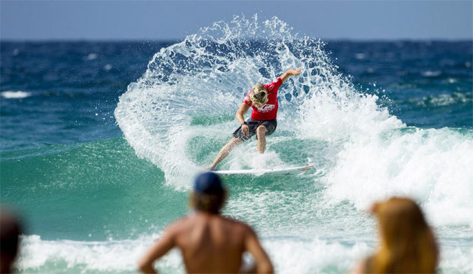 Andino's signature slash. Photo: WSL / Kirstin Scholtz
