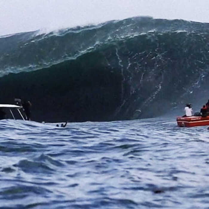 This is just a small taste of what Tahiti has to offer, and it sure is nice to see it when the everyday surfer wouldn't die there.