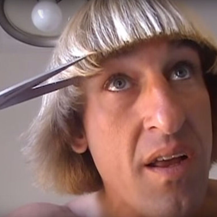You have to see how this radical dude cuts his hair into, quite honestly, the best bowl cut you’ll ever see.