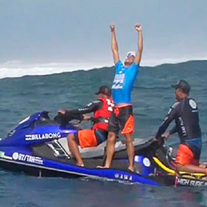 Jeremy Flores Wins Tahiti Pro