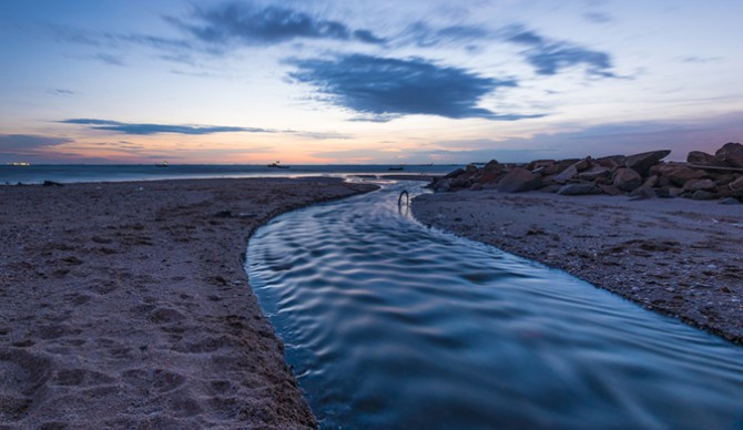 The accepted rule of thumb is to stay out of the water for three days after it rains. But is this nothing more than just an arbitrary number? Photo: Shutterstock
