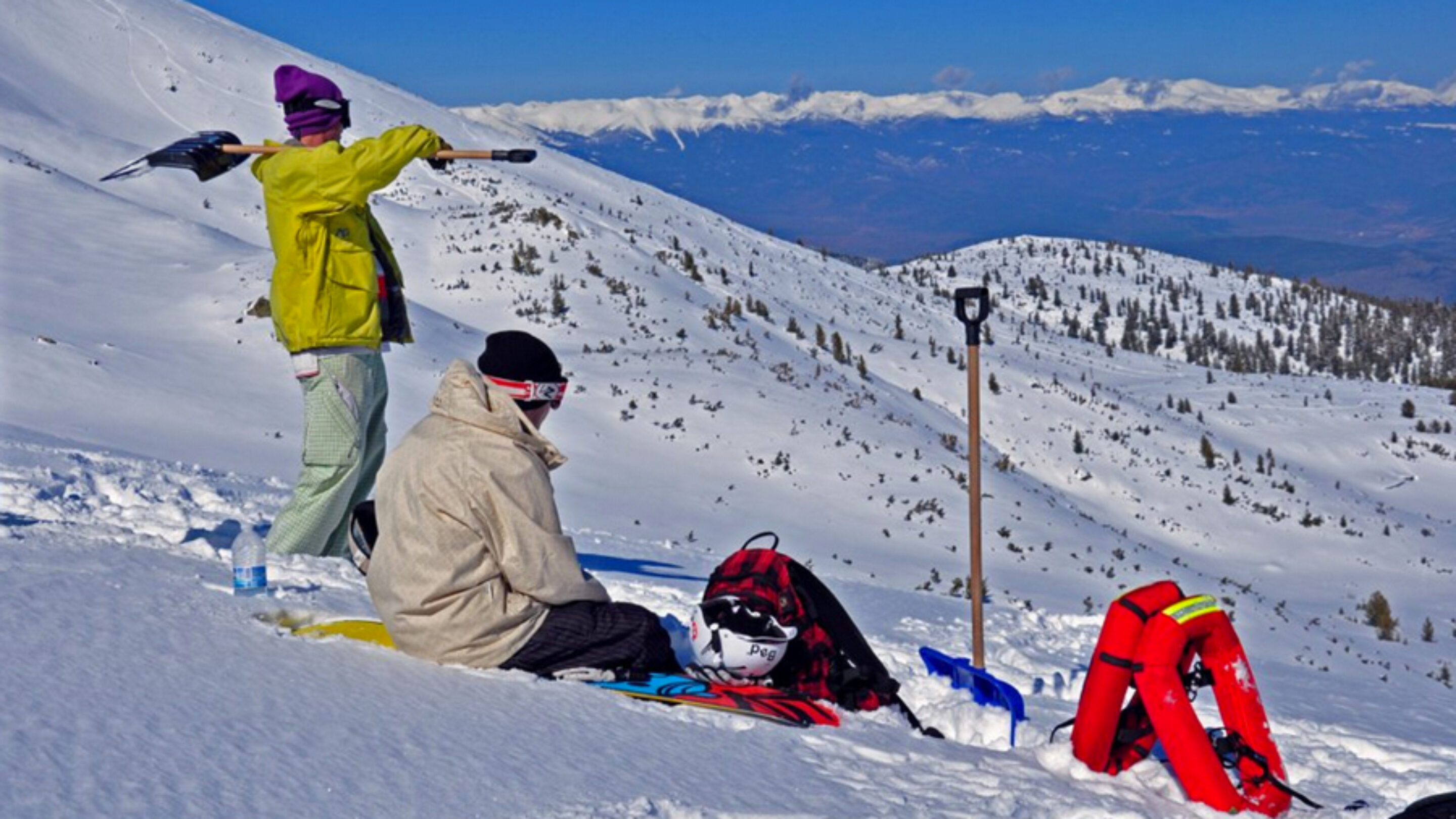 #KICKSTARTED: Pocket-Sized Inflatable Snowshoes
