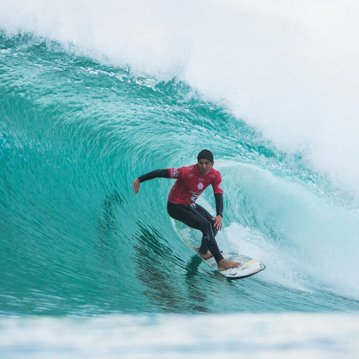 After three lay days and two days of small surf, the WSL and its fans found a bit of luck as the famous Portuguese beach break turned on and started cranking out head high surf.