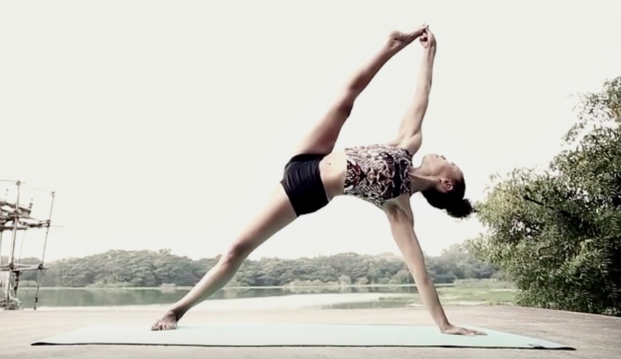 A beautiful pose by Laruga Glaser.