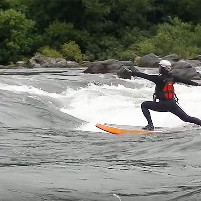 I will never understand the need to multitask when stand up paddling.