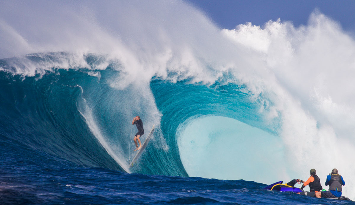 20 Heavy Images from Hawaii's Monstrous Big-Wave Season | The Inertia