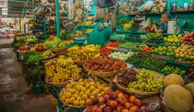 The ¨Mercado¨ and its colors, flavors and people. Photo: Maria Fernanda