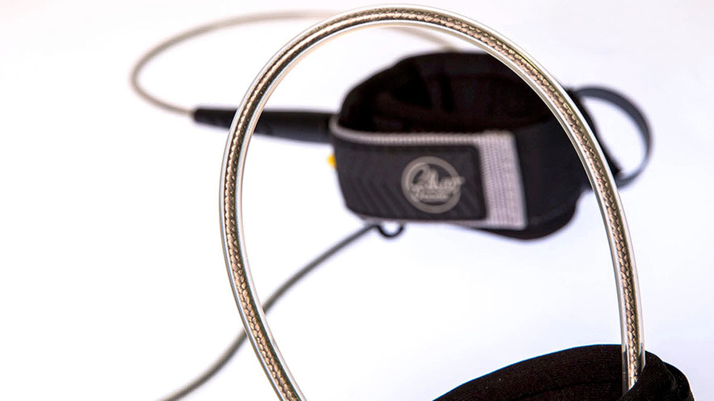 This is the MacGyver Toy of Surf Leashes