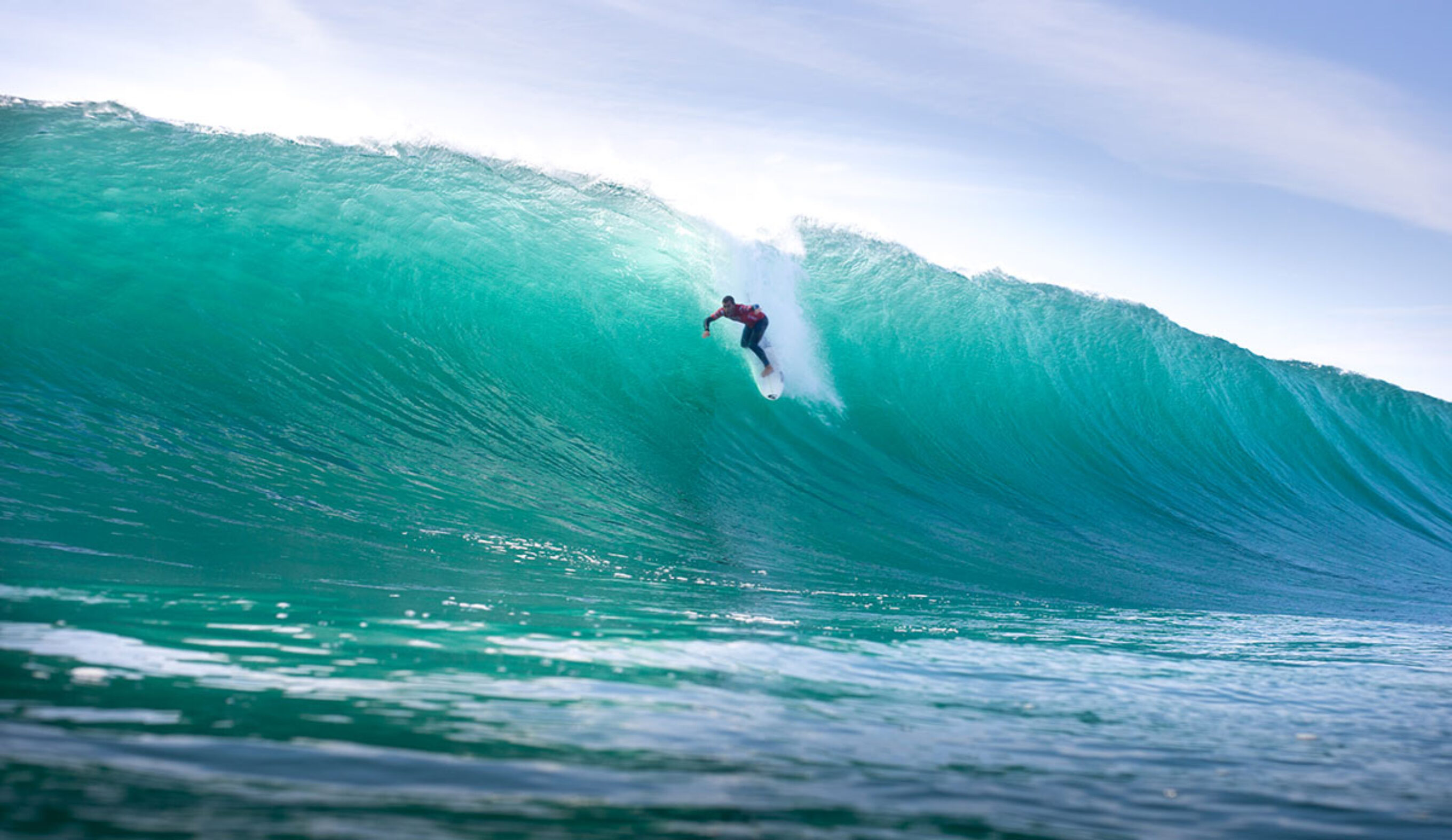 Yesterday, the Allianz Perfect Chapter went off at Nazaré.