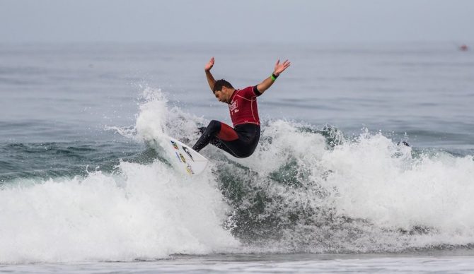 South Africa's JP Veaudry throwing the fins out. Photo: ISA/Chris Grant