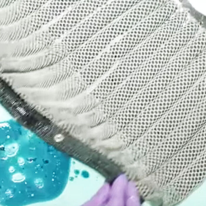 Researchers have created something pretty amazing: a reusable sponge that soaks up 90 times its weight in oil.