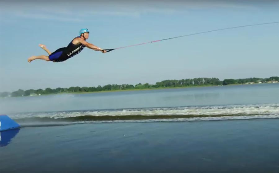 Not an Oxymoron: This is the Coolest Barefoot Waterskiing Vid You've ...