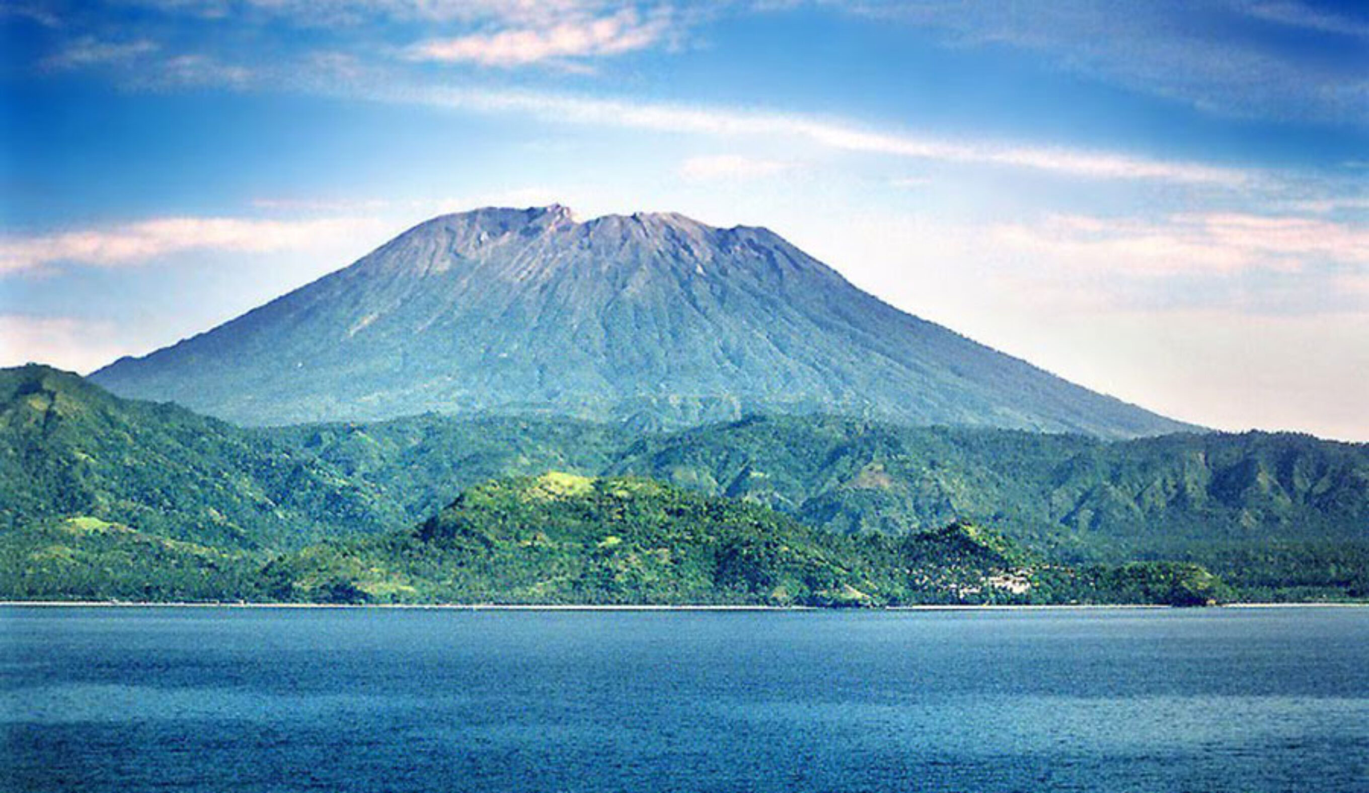 Mount Agung is set to erupt, according to vulcanologists. Photo: Bali Arya Tours and Travel