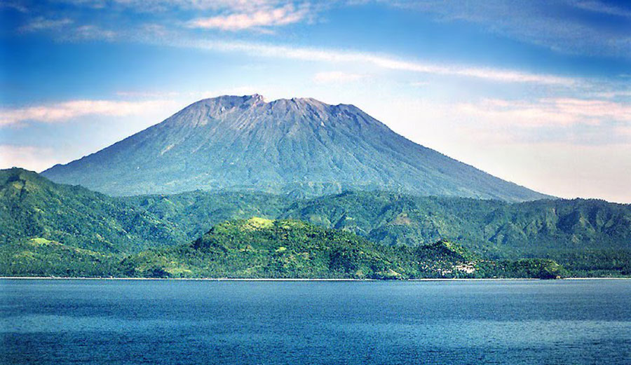Mount Agung is set to erupt, according to vulcanologists. Photo: Bali Arya Tours and Travel