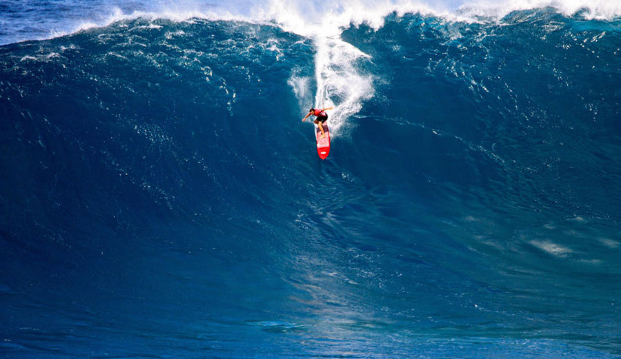 Greg Long is no stranger to waves like this. Which is crazy.