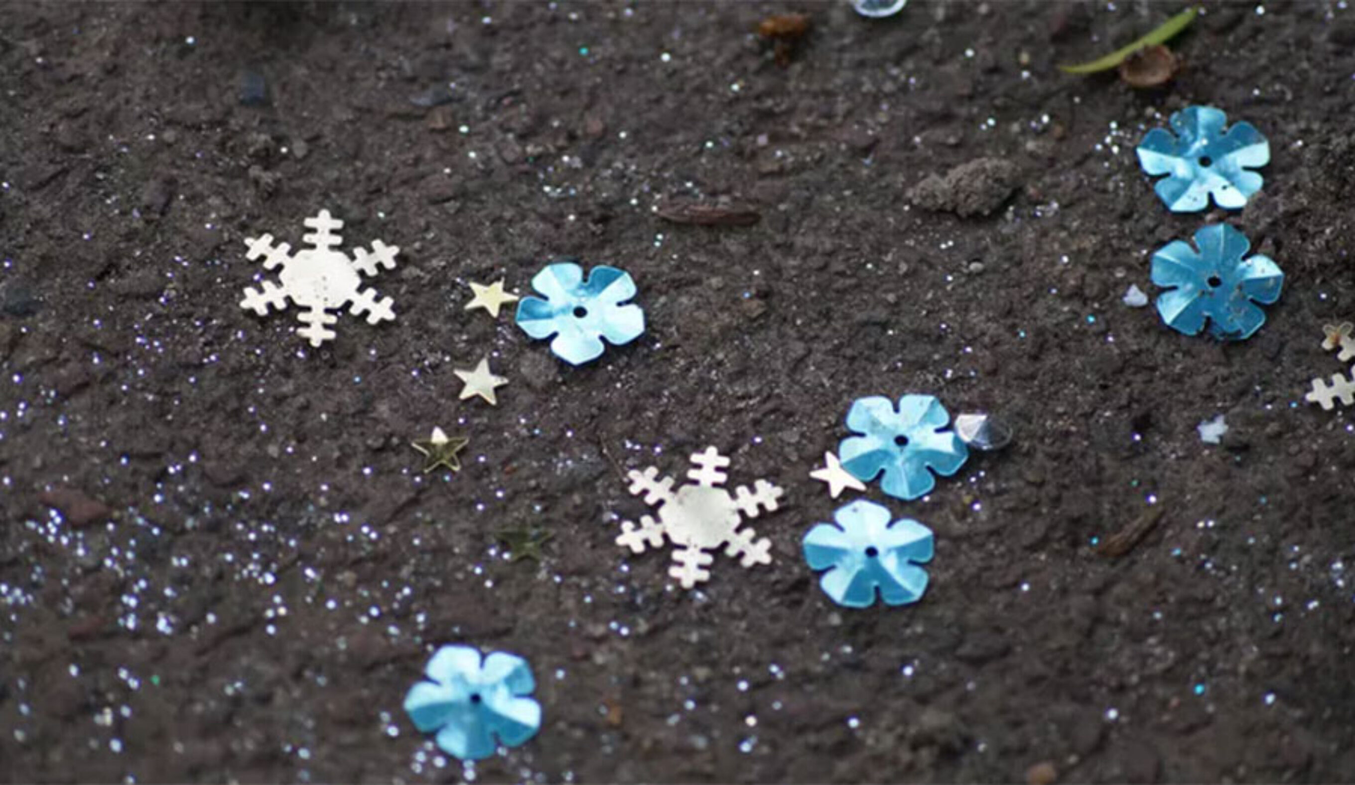 The party is over, but the glitter remains. Image: Janine Aramillo / flickr, CC BY-SA