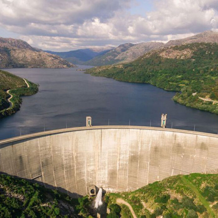 An aerial view of Portugal's Vilarinho da Furna dam. Image: Shutterstock