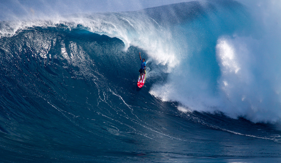 Kai Lenny stands tall in a Jaws giant during the 2017 Pe'ahi Challenge. Photo: WSL/Lynton