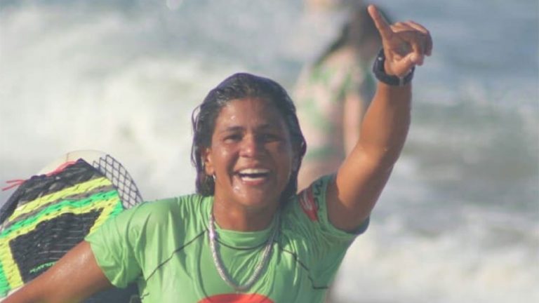 Luzimara Souza Brazilian surfer dead after lightning strike.