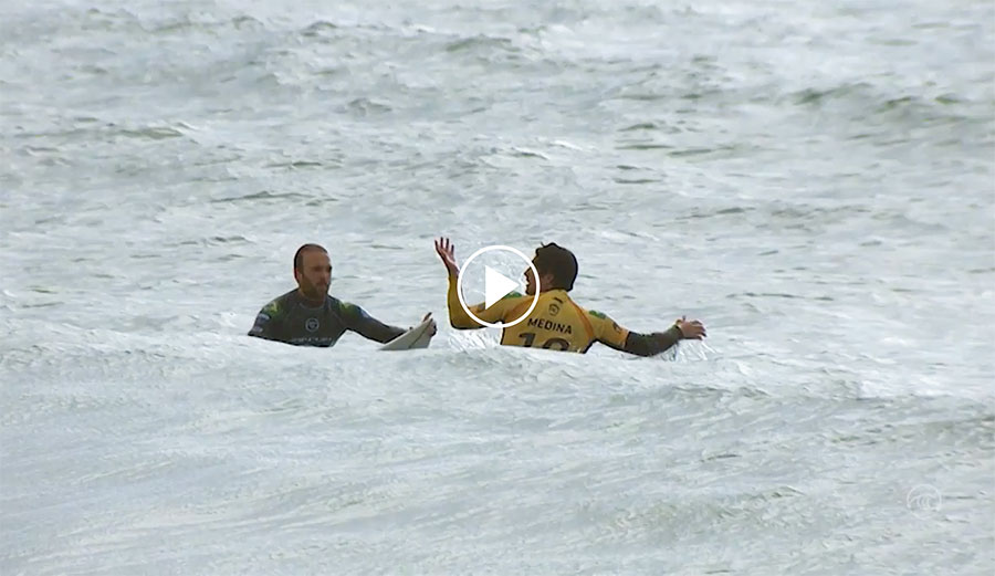 Gabriel Medina surfing