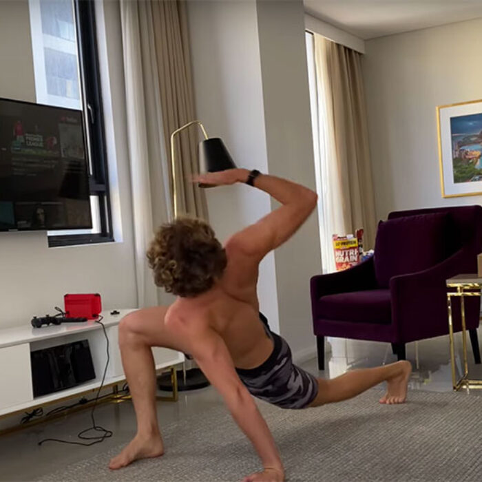 Leonardo Fioravanti stretches