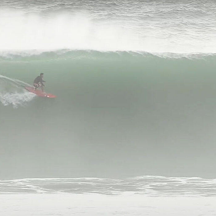 Bruno Santos surfing