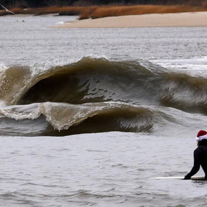 Ben Gravy surfing weird wave