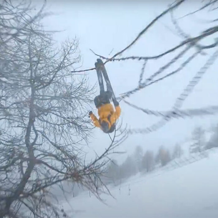 Candide Thovex skiing