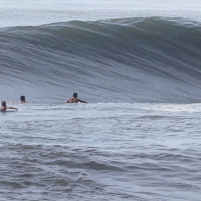 Keramas surfers