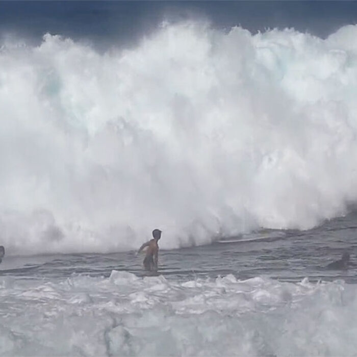 Second reef Pipeline wave