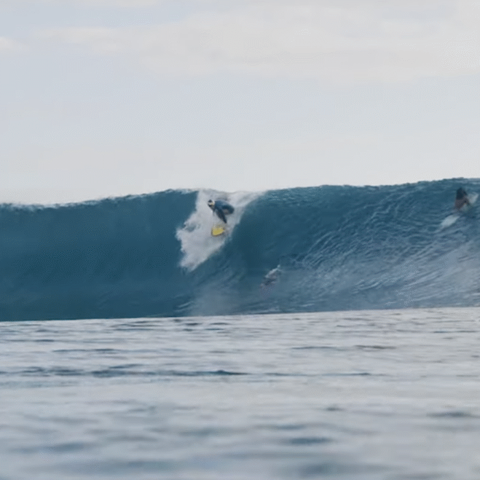 Manera at Teahupo'o Ian Fontaine and Justine Dupont