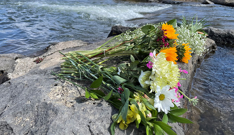 bend whitewater park flowers