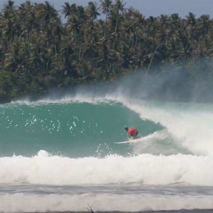 Nias surfing lagundri bay