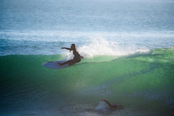 Maryam El Gardoum Surfing Femme Ocean
