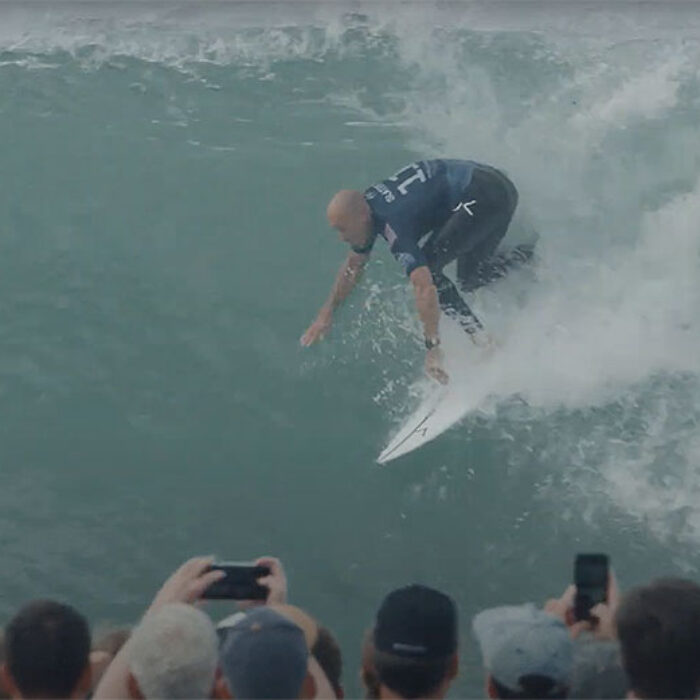 Kelly Slater surfing France
