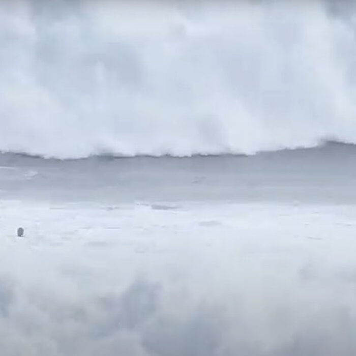 Uluwatu surfing