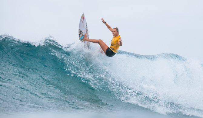 Carissa surfing in the finals 2022