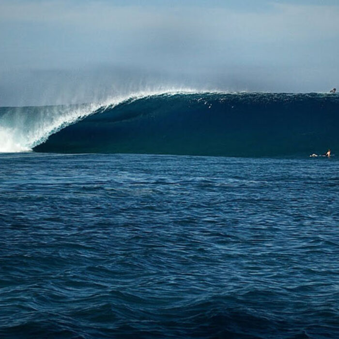 Cloudbreak surfing in September