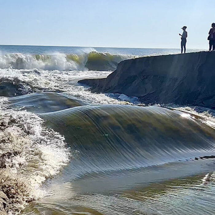 Watch This Big Glassy River Wave Form