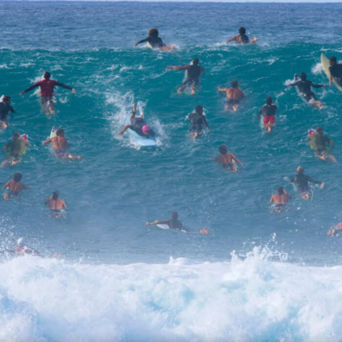 Jamie O'Brien crowded Pipeline