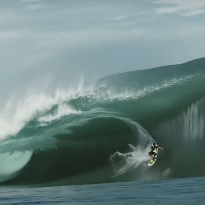 chumbo surfing teahupoo