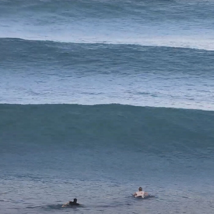 Solid Uluwatu surfing
